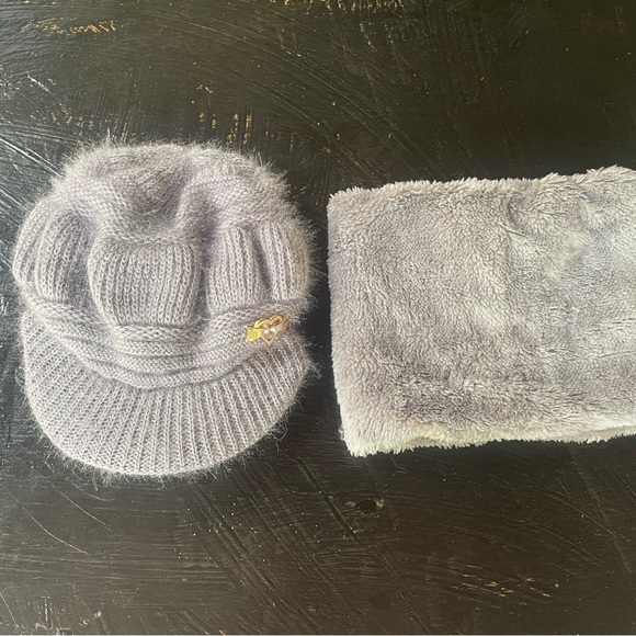NWOT Warm Hat and Scarf Marching Set - Picture 10 of 10